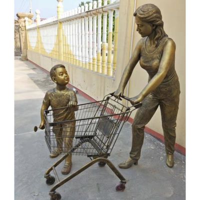 城市广场铜雕购物的母子雕塑