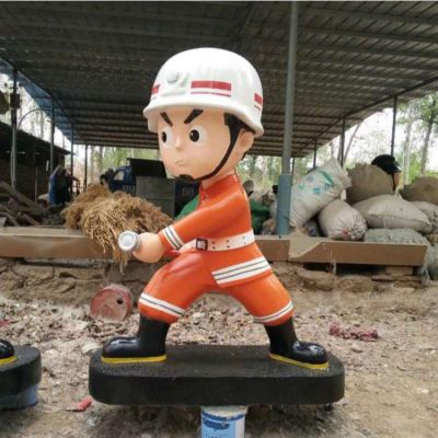 广场摆放消防英雄铜雕塑像