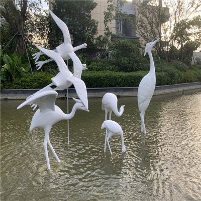 白色仙鹤戏水玻璃钢仙鹤雕塑