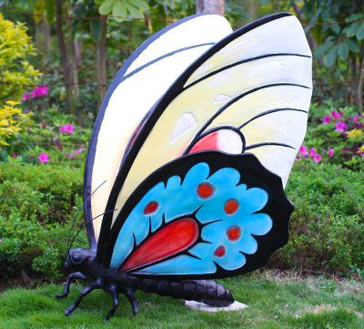 玻璃钢彩绘小区蝴蝶雕塑