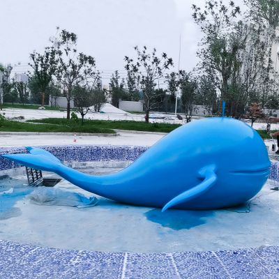 街道摆放的玻璃钢喷漆鲸鱼雕塑