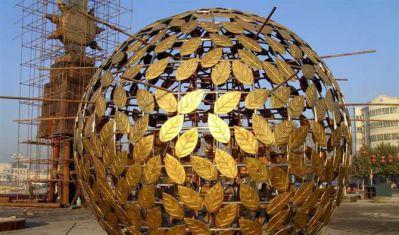 广场创意不锈钢树叶镂空球雕塑