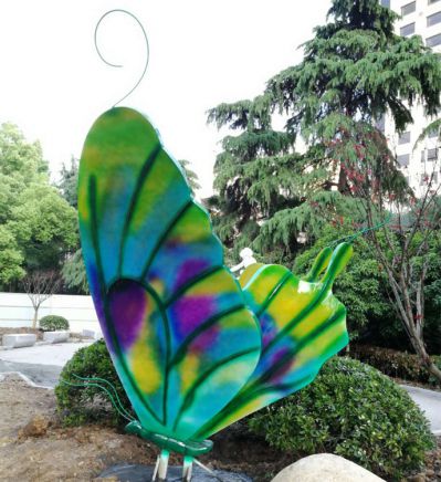 玻璃钢彩绘城市蝴蝶雕塑