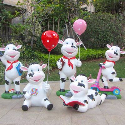 园林幼儿园玻璃钢卡通小牛摆件