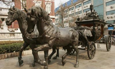 步行街商场铸造青铜马车雕塑
