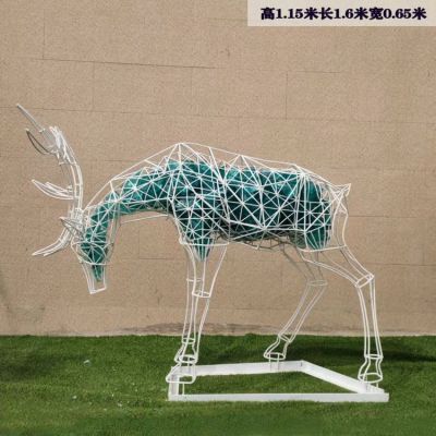 不锈钢镂空鹿雕塑售楼处草坪艺术装置酒店户外发光鹿大型落地摆件