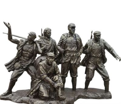 景区仿真人物打仗的八路军雕塑