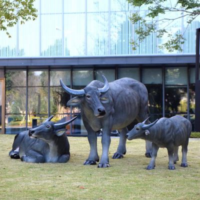 户外公园草坪玻璃钢仿真动物牛雕塑