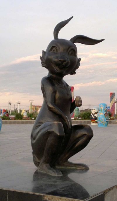 一只大号广场摆件不锈钢兔子雕塑