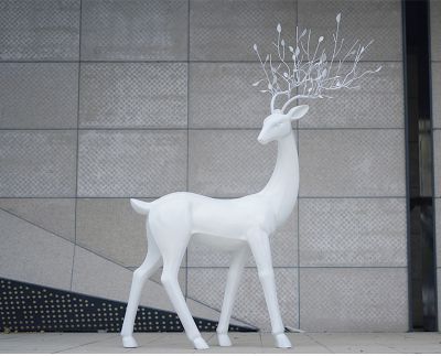 城市街道创意玻璃钢白色鹿雕塑