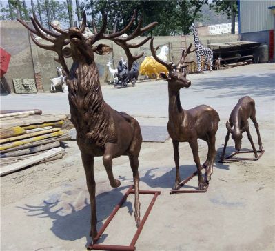 麋鹿铸铜动物雕塑