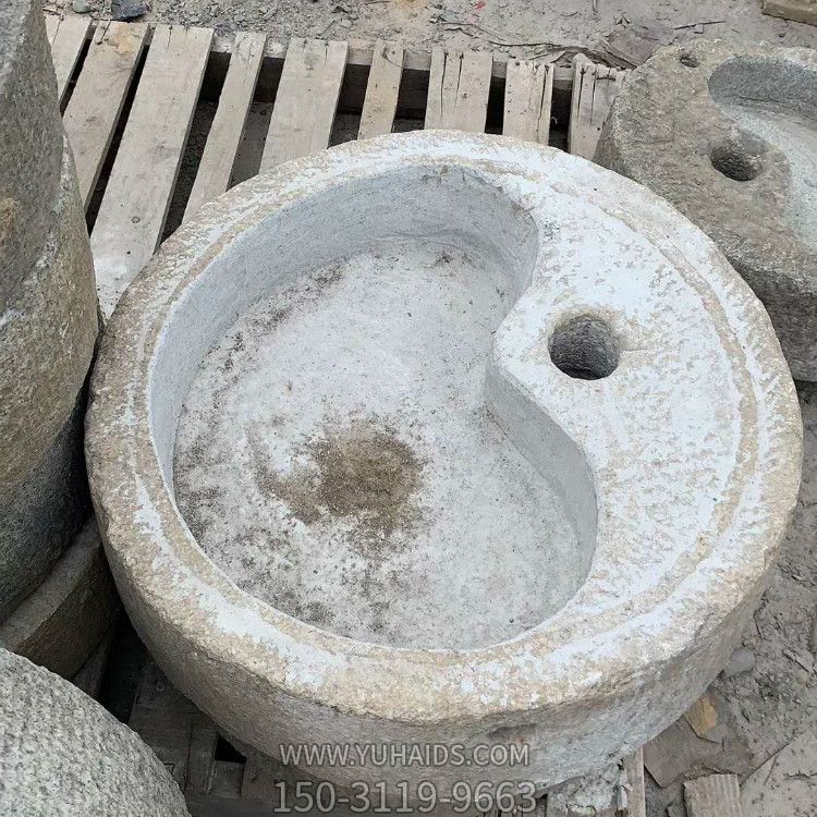 景区大理石石雕磨豆子的水槽雕塑