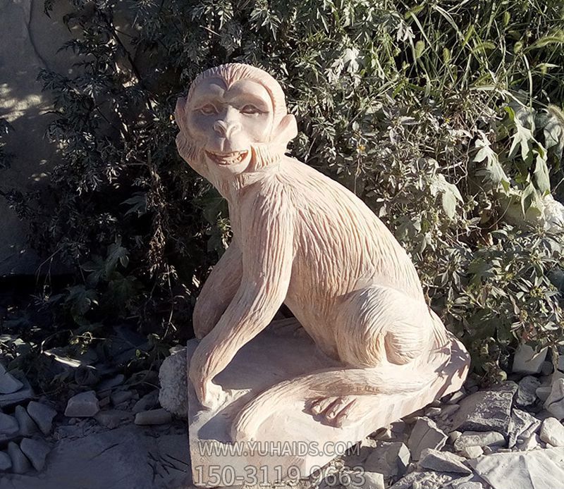 公园摆放的黄花石石雕卡通猴子雕塑