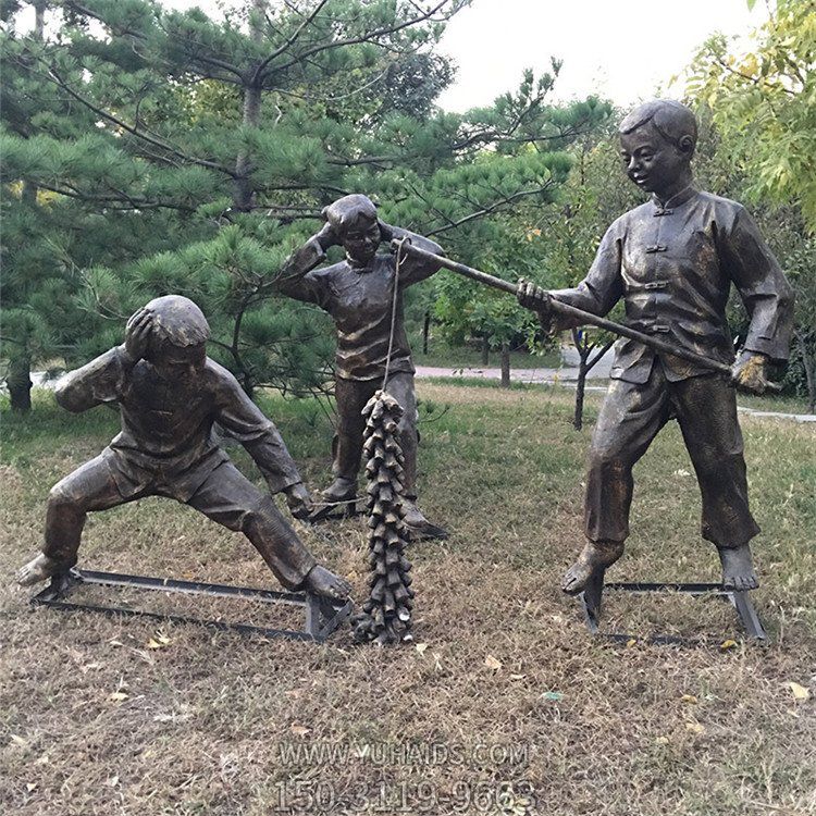 放鞭炮，玻璃钢仿铜童趣人物雕塑
