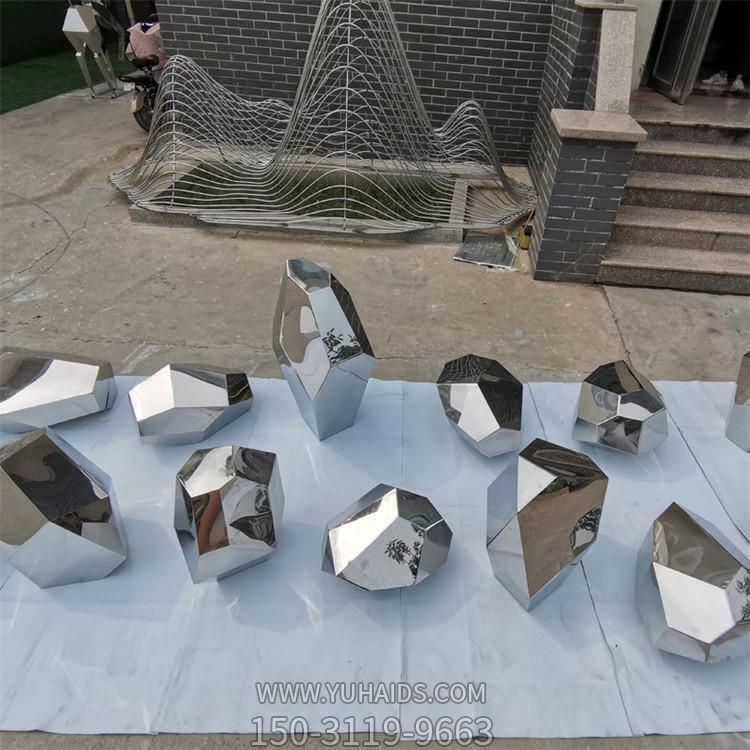 不锈钢抽象异性几何块面金属石头雕塑