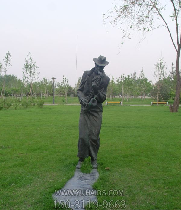 公园吹萨克斯的人物铜雕吹奏雕塑