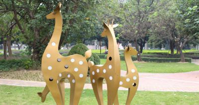 公园景区创意抽象梅花鹿雕塑