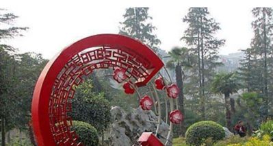 圆环雕塑-公园草坪创意不锈钢剪纸工艺创意红色圆环雕塑
