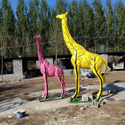 城市园林户外摆放玻璃钢卡通彩绘长颈鹿雕塑