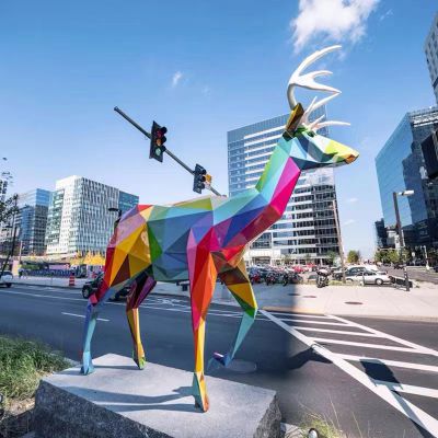 城市街道玻璃钢彩绘几何梅花鹿雕塑