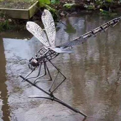 水景公园户外不锈钢抽象镂空蜻蜓雕塑