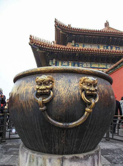户外圆形水缸铜雕缸雕塑