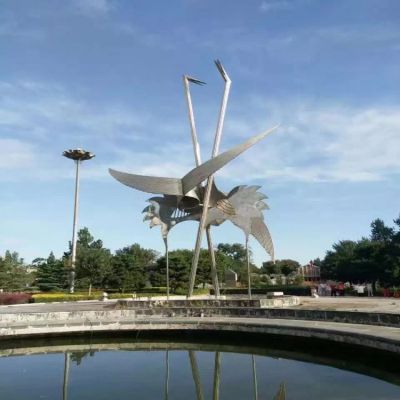 广场水池大型不锈钢抽象仙鹤动物景观雕塑