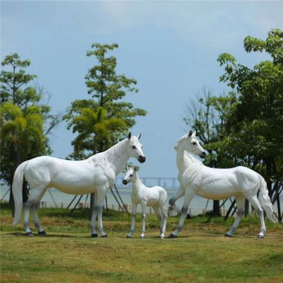 动物园草地装饰大型玻璃钢仿真白马雕塑
