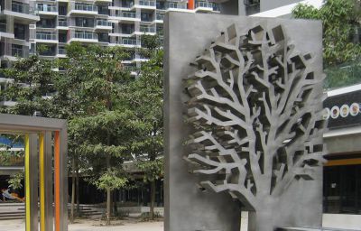 广场景观不锈钢镂空树雕塑