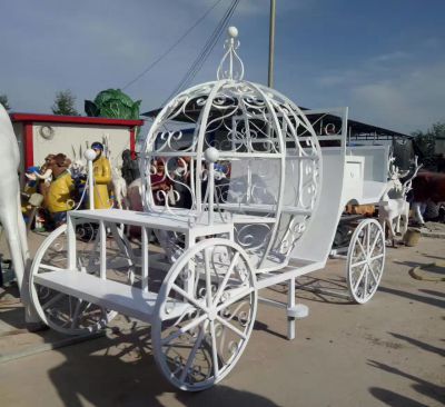 儿童游乐园创意镂空不锈钢马车雕塑