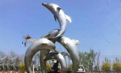 空中飞跃多只不锈钢海豚雕塑