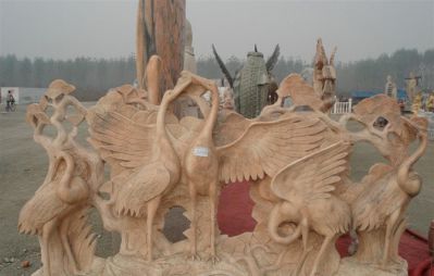 晚霞红别墅小区创意石雕丹顶鹤雕塑
