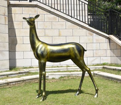 别墅小区不锈钢仿铜大型动物景观鹿雕塑