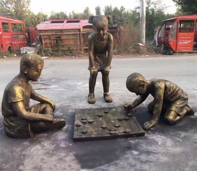 公园下象棋的儿童小品喷漆仿铜雕