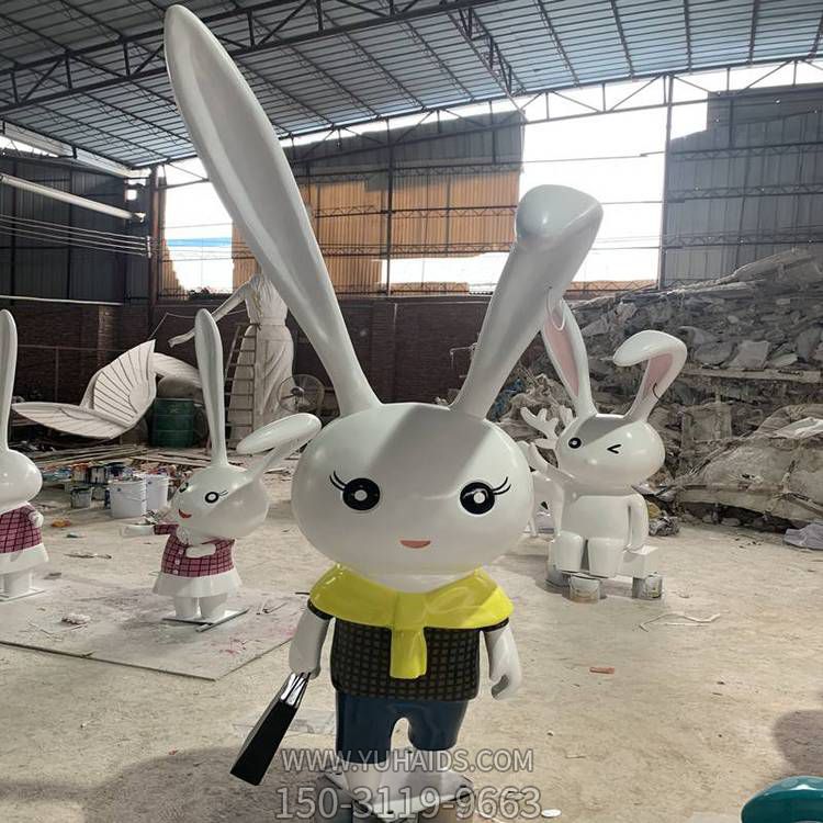 商场户外玻璃钢卡通小兔子雕塑
