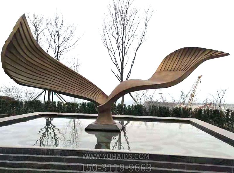 草坪广场创意个性喷金烤漆展翅飞翔的翅膀雕塑