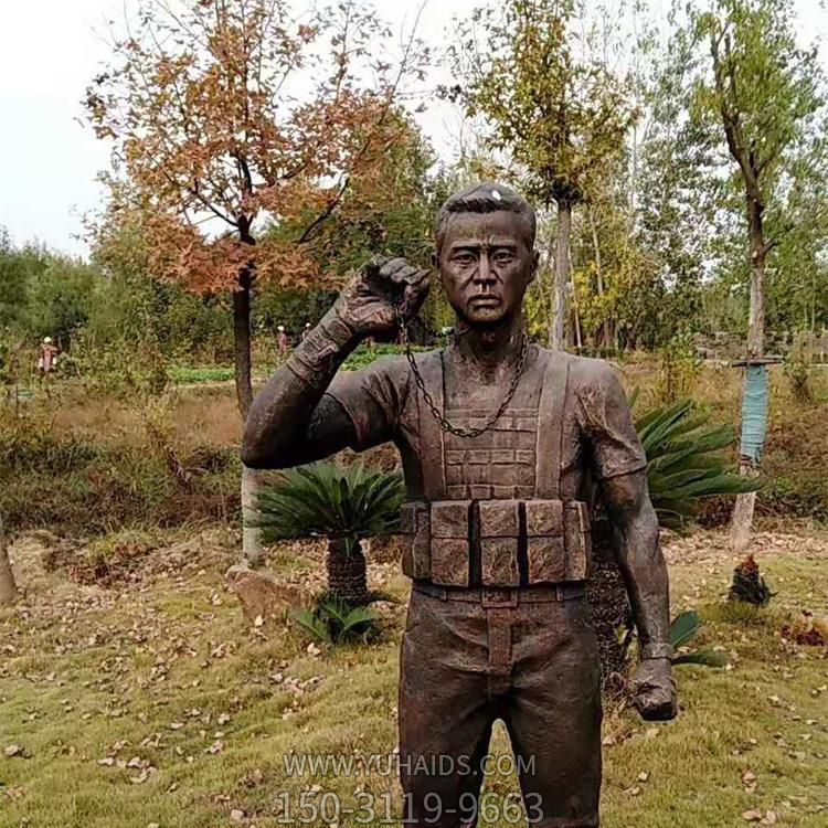 户外公园玻璃钢仿铜现代人物雕塑