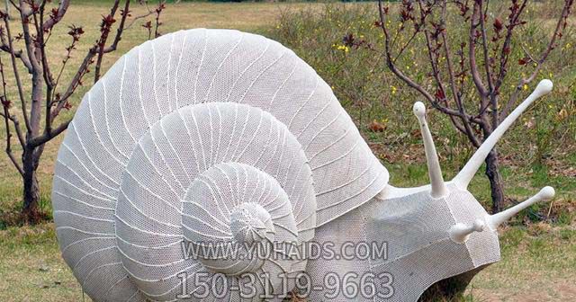 公园摆放的青石石雕创意蜗牛雕塑