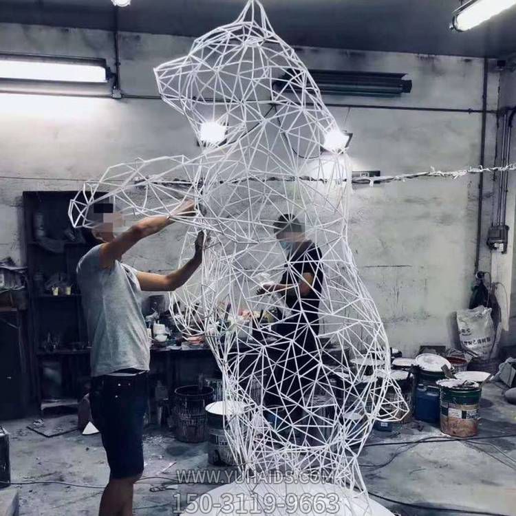 户外金属拉丝网格不锈钢抽象熊雕塑