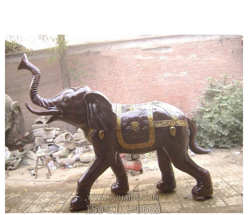 公园玻璃钢仿铜一只行走的大象雕塑