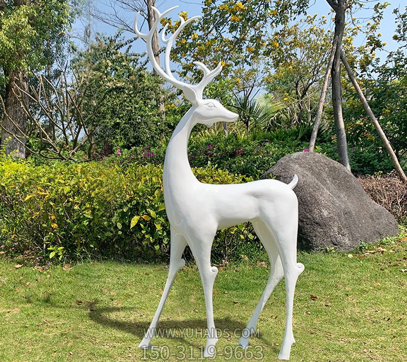 草坪玻璃钢白色鹿雕塑