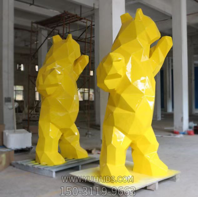 玻璃钢商场游乐场大型几何块面熊雕塑