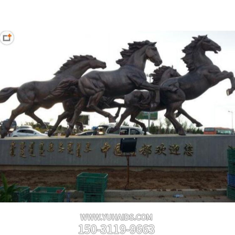 广场大型奔跑的马群雕塑