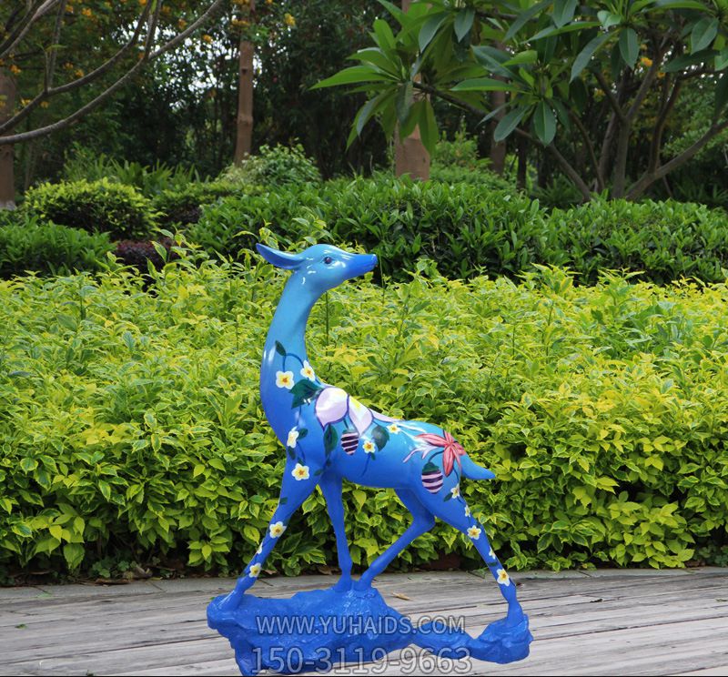 公园景区玻璃钢蓝色彩绘鹿雕塑