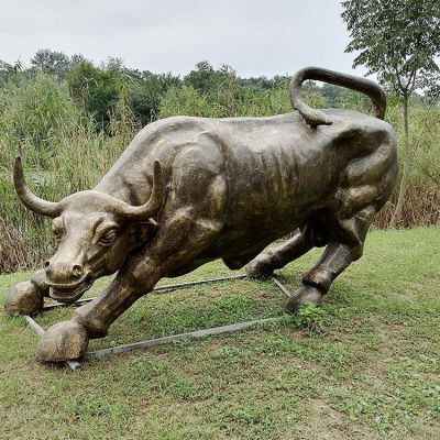 华尔街牛，玻璃钢仿铜动物雕塑