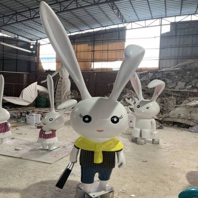 商场户外玻璃钢卡通小兔子雕塑