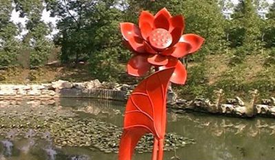 池塘公园玻璃钢彩绘荷花雕塑