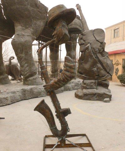 公园抽象吹萨克斯的人物景观铜雕吹奏雕塑