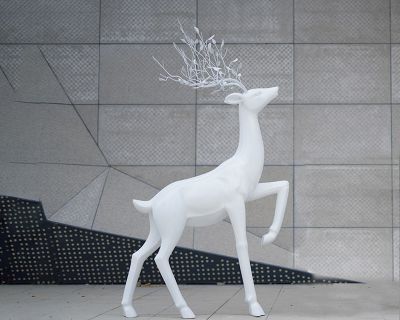 公园户外玻璃钢白色鹿雕塑