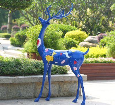 户外园林大型景观装饰品摆件玻璃钢彩绘蓝色梅花鹿雕塑